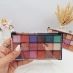 پالت سایه 18 رنگ برند OVERTURE کد OTY005