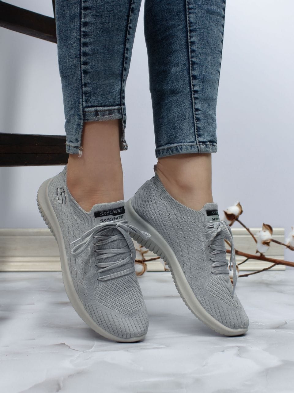 d0720bf8-d84c-411d-a493-4ea43cd486bc اسکیچرز بافتی جورابی - Image 1