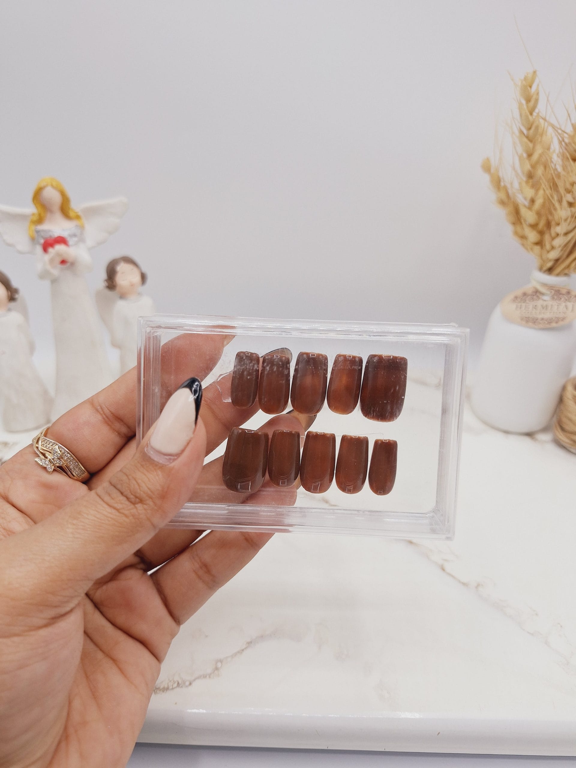 ۲۰۲۵۰۴۱۲_۱۳۲۰۵۳-1-scaled ناخن مصنوعی با مواد کاشت مدل آمبره قهوه ای (به همراه پک اختصاصی) - Image 1