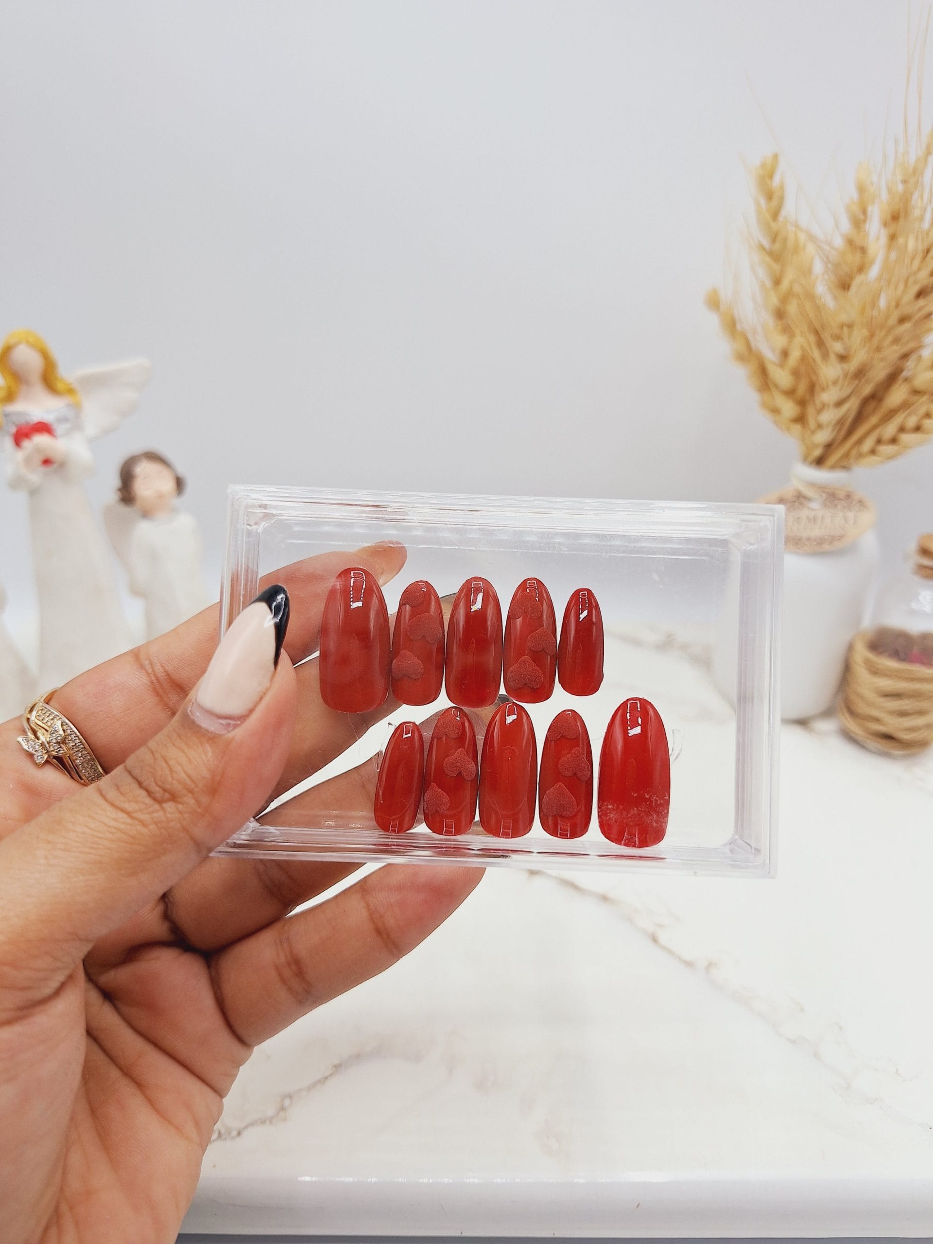 ۲۰۲۵۰۴۱۲_۱۳۱۹۴۵-scaled ناخن مصنوعی با مواد کاشت مدل ساده رنگ زرشکی با طرح قلب (به همراه پک اختصاصی) - Image 1