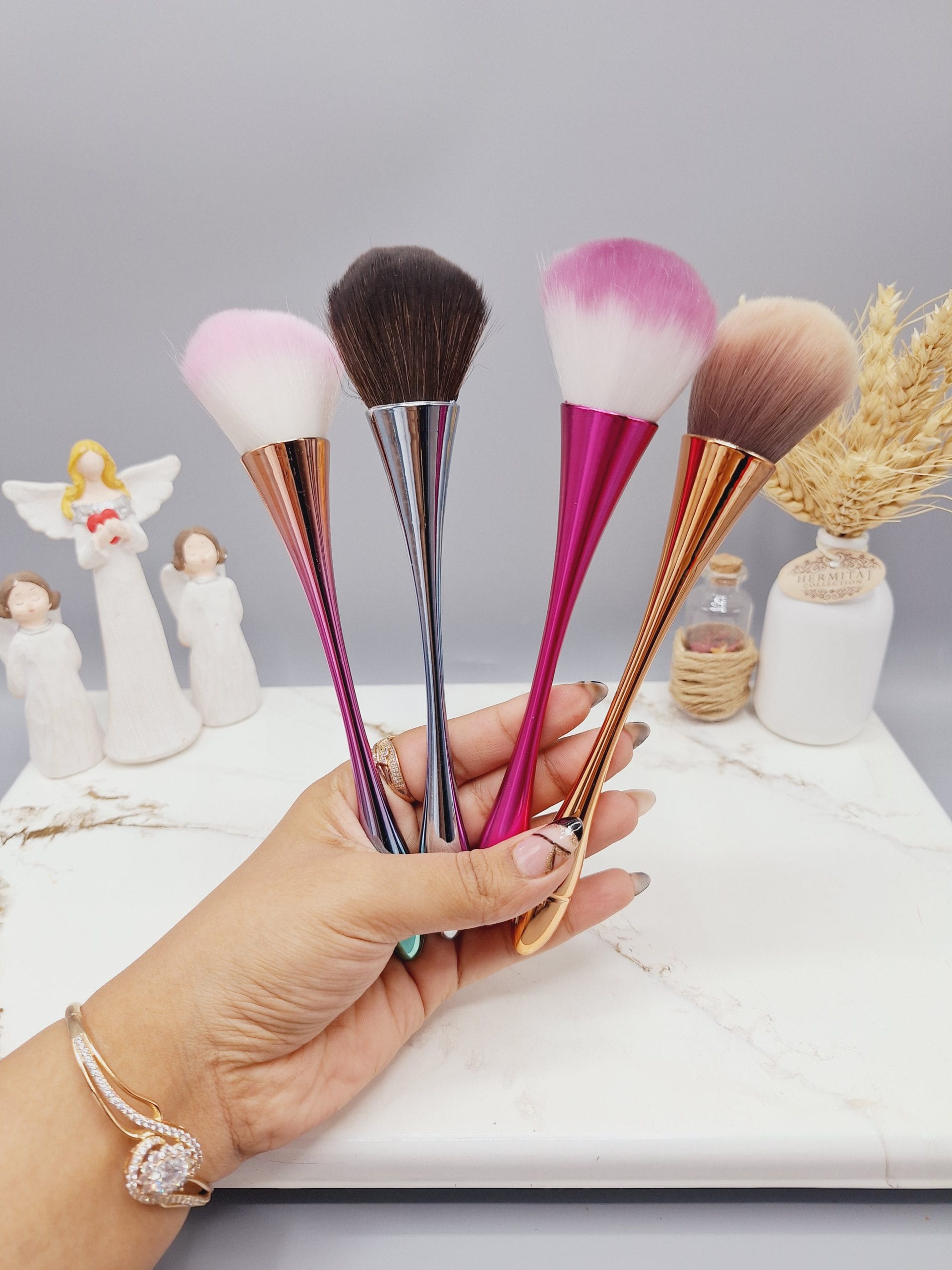 ۲۰۲۴۱۱۰۱_۱۶۴۸۵۱-scaled براش رژ گونه کمر باریک - Image 1