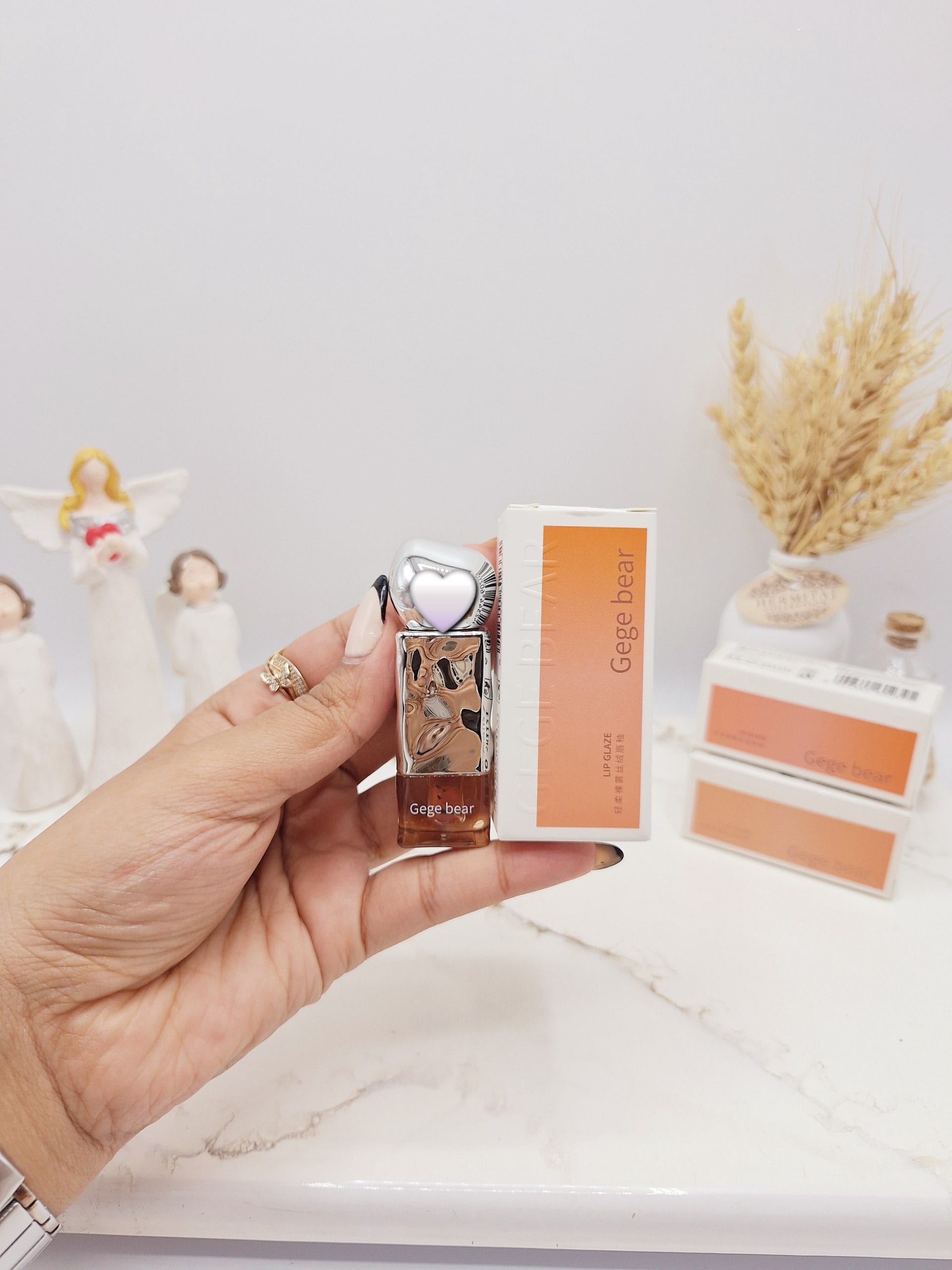 ۲۰۲۵۰۴۰۴_۱۱۲۸۰۰-scaled لیپ گلاس خیس پرطرفدار برند Gege beae کد 7697 (کارتن سفید) - Image 1