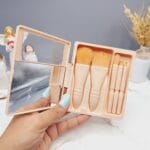 ست براش پر تراکم آینه دار و باکس دار رنگ کرم روشن