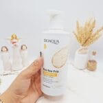 شامپو ضد شوره و کنترل کننده چربی و طراوت مو برنج بیوآکوا حجم 500 میل کد 1827