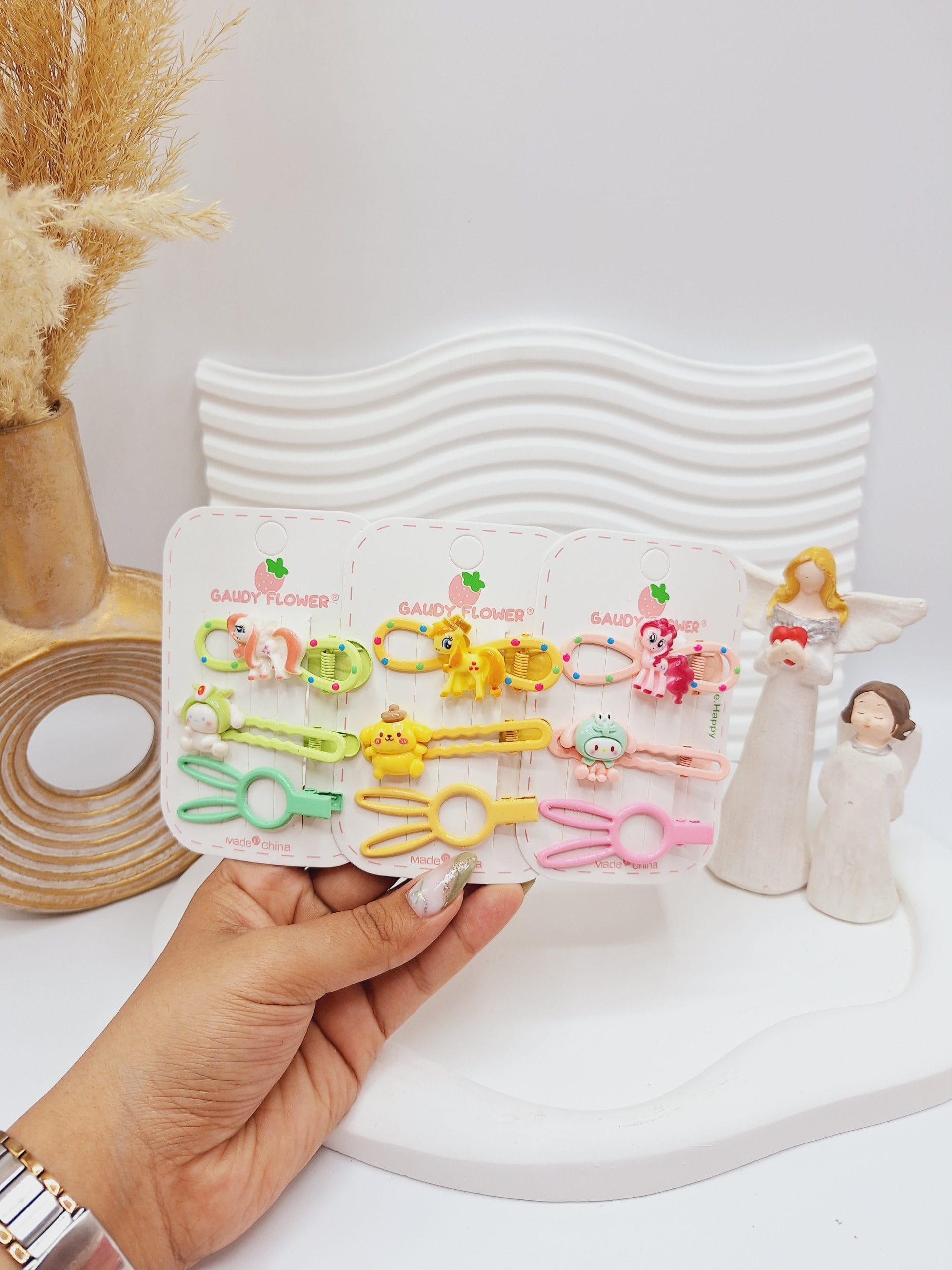 ۲۰۲۵۰۴۲۶_۱۱۵۷۱۵-scaled گیره تق تقی مو طرح اسب تک شاخ و خرس - Image 1