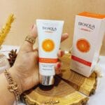 فوم شستشو تیوپی 100 گرمی ویتامین سی بیوآکوا BIOAQUA کد BQY81846