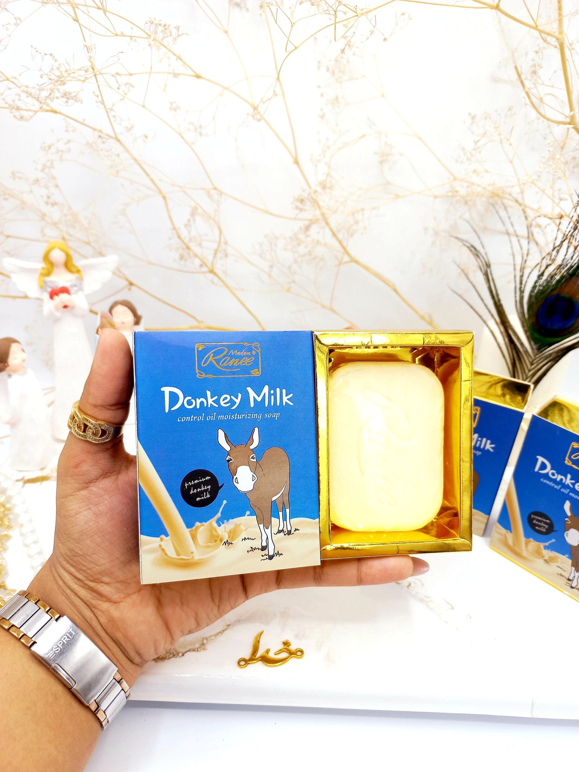 ۲۰۲۳۰۷۱۹_۲۱۳۹۵۵-scaled صابون روشن کننده و سفید کننده پوست شیر الاغ رنه Ranee کد MR1647 - Image 1