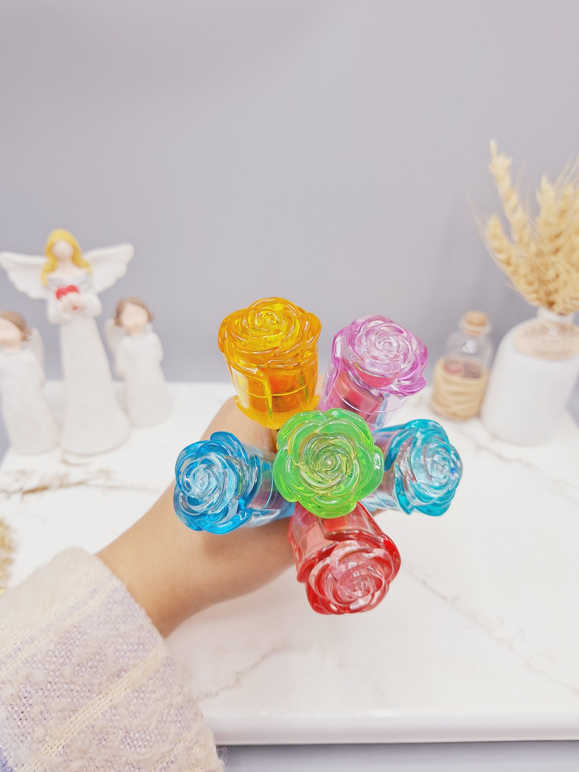 ۲۰۲۴۱۲۳۰_۰۸۲۶۲۳-scaled لیپ گلاس فوق العاده زیبا طرح گل رز برند گاش کد 70415 - Image 1