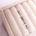 گوشواره میخی طرح ماه نقره ای استیل