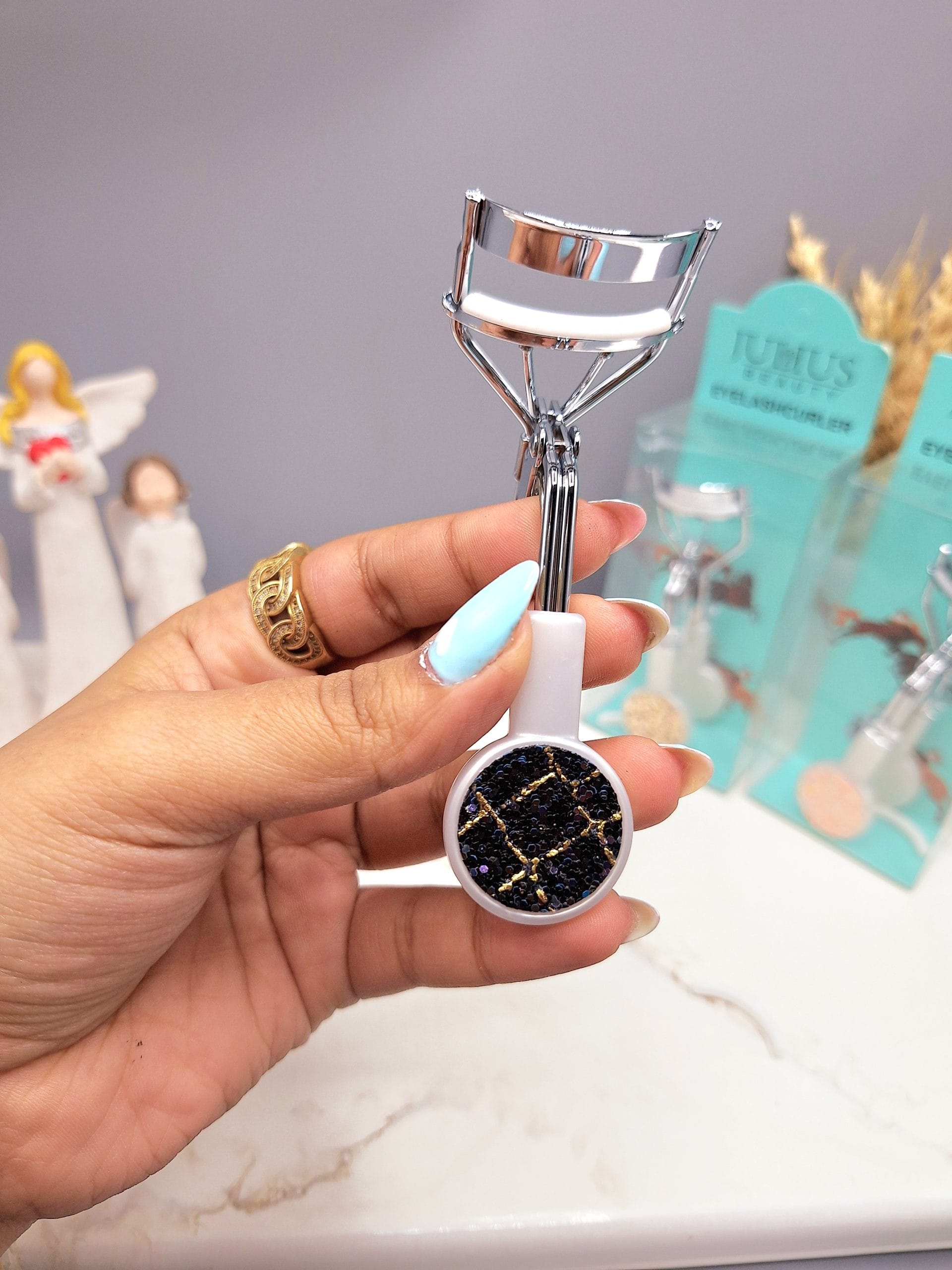 ۲۰۲۵۰۱۲۶_۱۴۲۲۰۲-scaled فرمژه سلطنتی برند ژولیوس JULIUS - Image 1