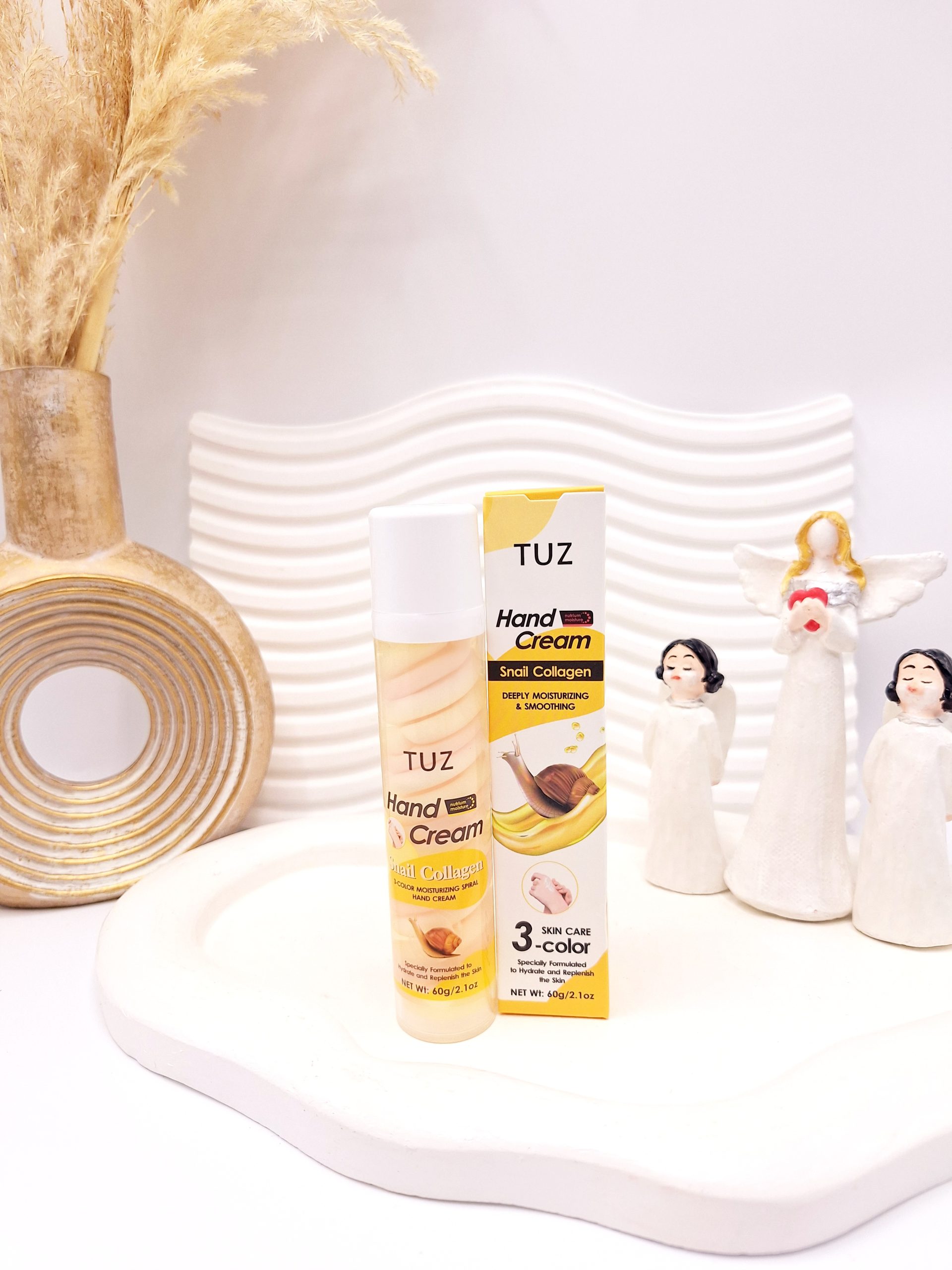 ۲۰۲۵۰۷۲۸_۱۱۳۷۵۴-scaled کرم دست روشن کننده حلزون مارشمالو برند TUZ کد 7706 - Image 1