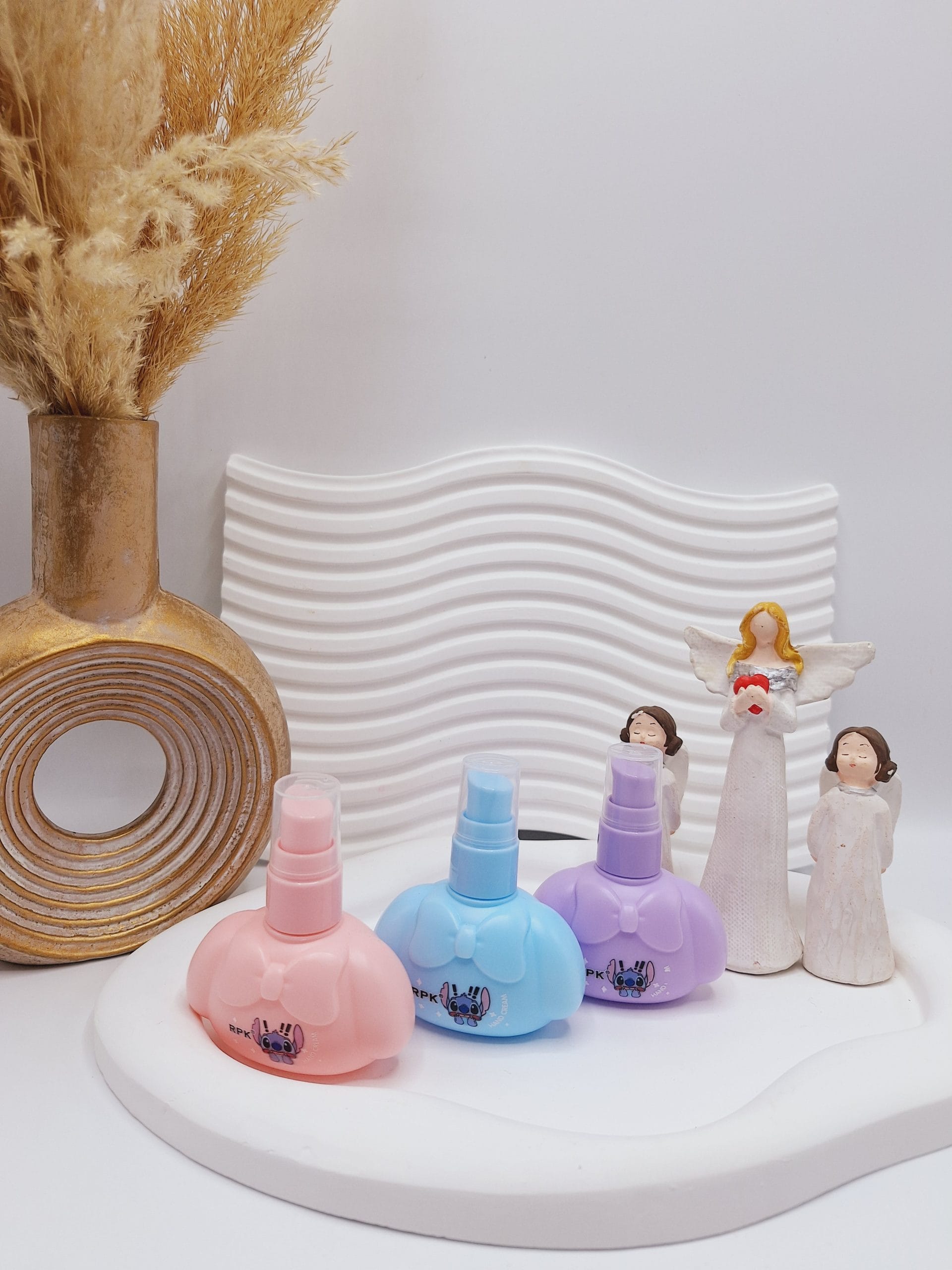 ۲۰۲۵۰۴۲۴_۱۱۴۰۵۵-scaled کرم دست پمپی پاپیون برند RPK مدل استیچ کد 1336 - Image 1