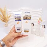 فوم شستشو روشن کننده و لیفت کننده ویتامین سی بیوآکوا کد 88609