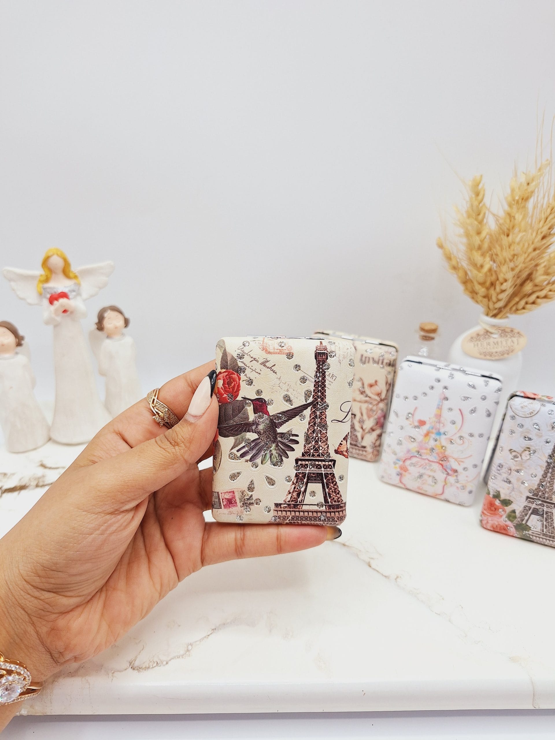 ۲۰۲۵۰۴۱۸_۱۴۱۵۵۸-scaled آینه دو طرفه جیبی طرح برج ایفل - Image 1