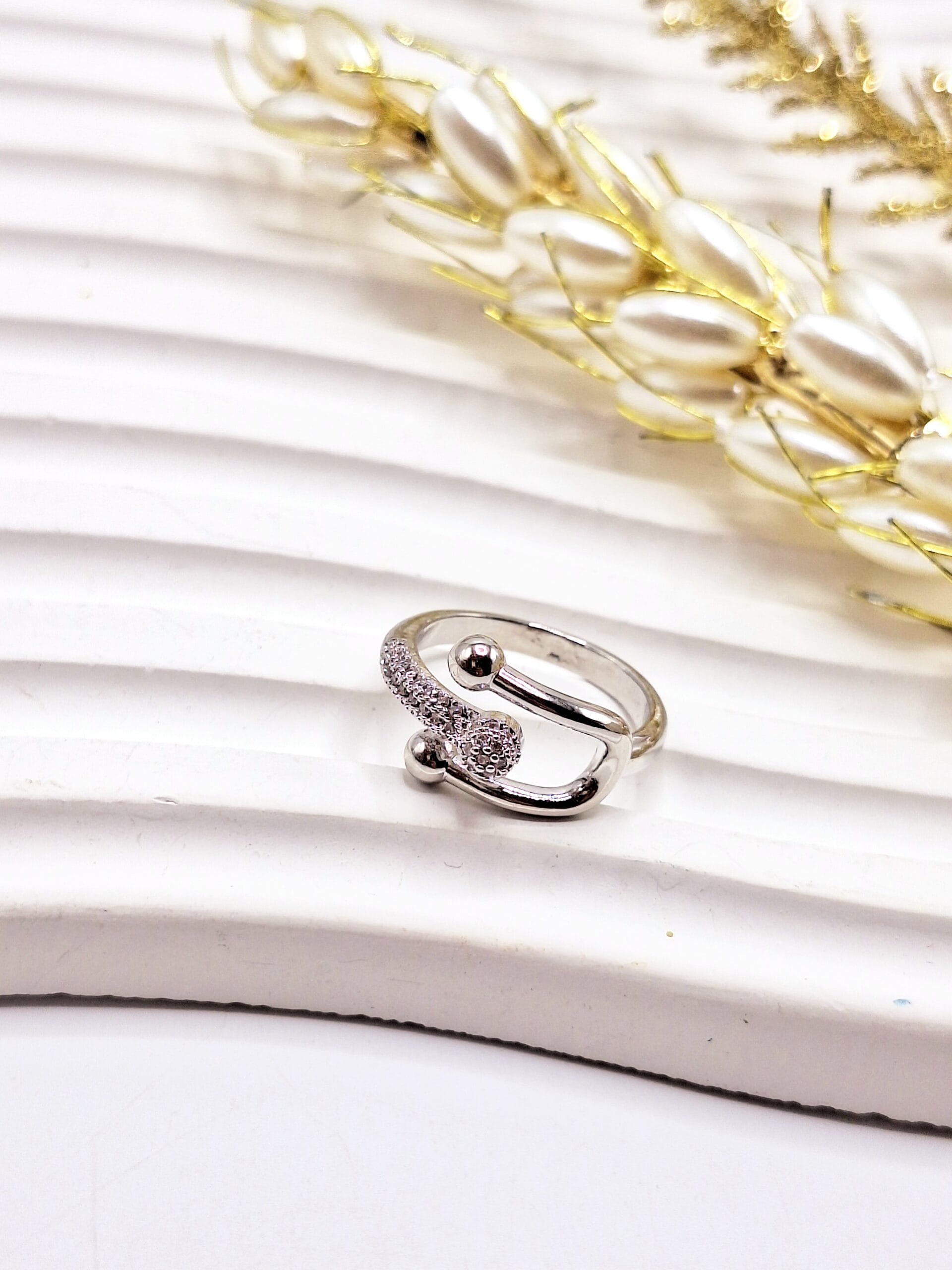 ۲۰۲۵۰۸۲۰_۱۵۴۳۵۳-scaled انگشتر تیفانی طرح مینیمال فری سایز - Image 1