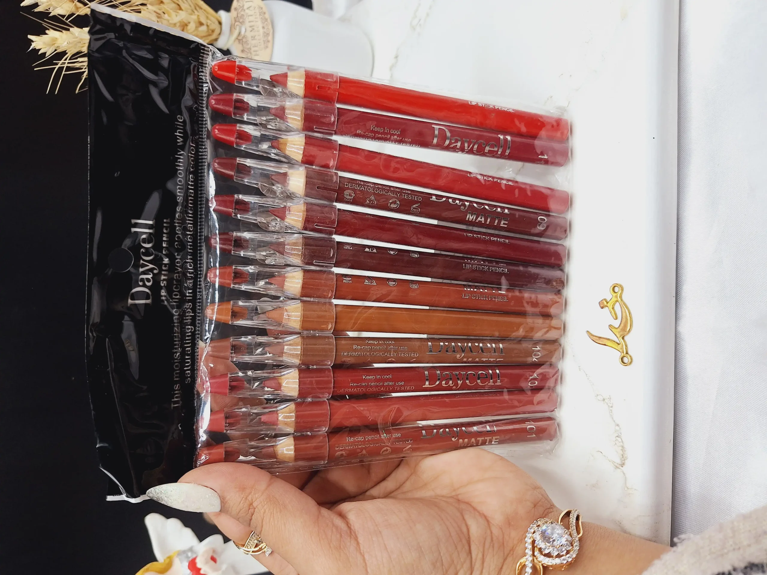 20250731044728131-thumbnail رژ مدادی تراش دار برند دایسل Daycell اصلی کد 4877 - Image 1