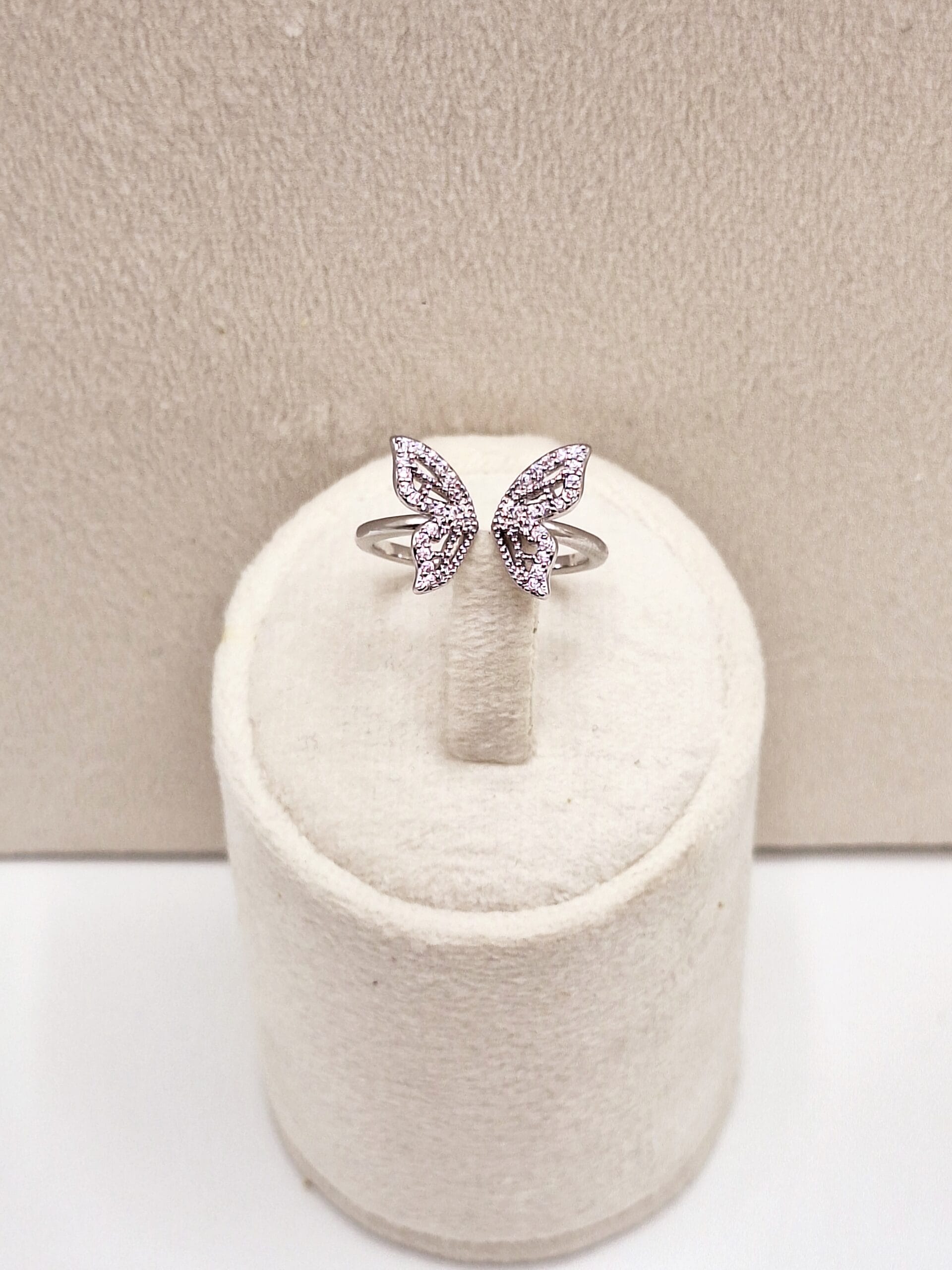 ۲۰۲۵۰۸۲۰_۱۵۵۳۳۴-scaled انگشتر پروانه مینمال فری سایز - Image 1