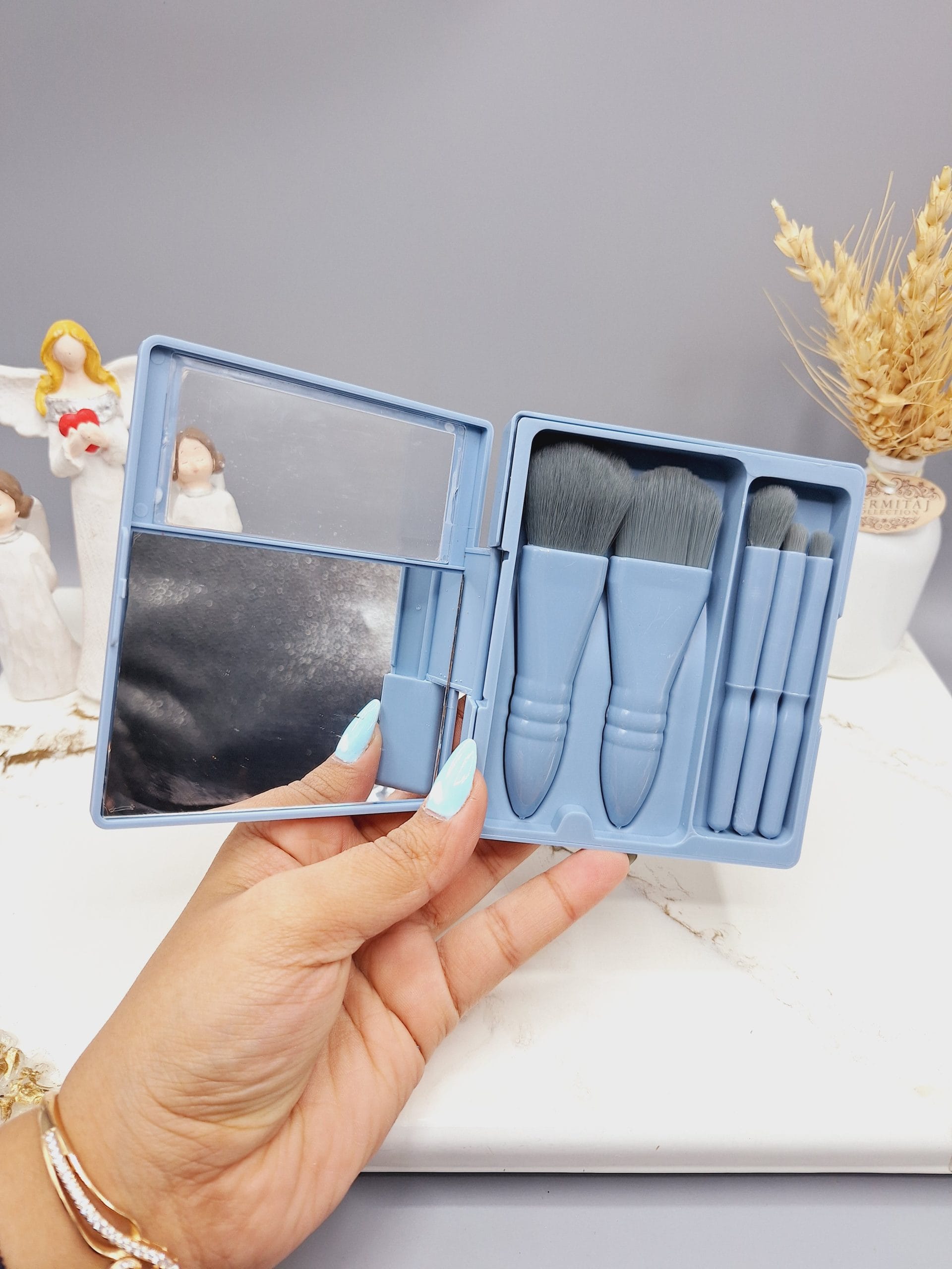 ۲۰۲۵۰۲۰۱_۱۴۳۷۵۹-scaled ست براش باکس دار 5 تیکه سورمه ای آینه دار - Image 1